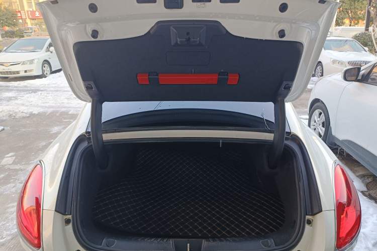 Used ORA Lightning Cat 2022 555 km Luxury Edition