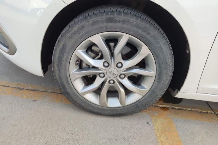 Used Geely Auto Emgrand GL 2017 1.8L Manual Elite Model
