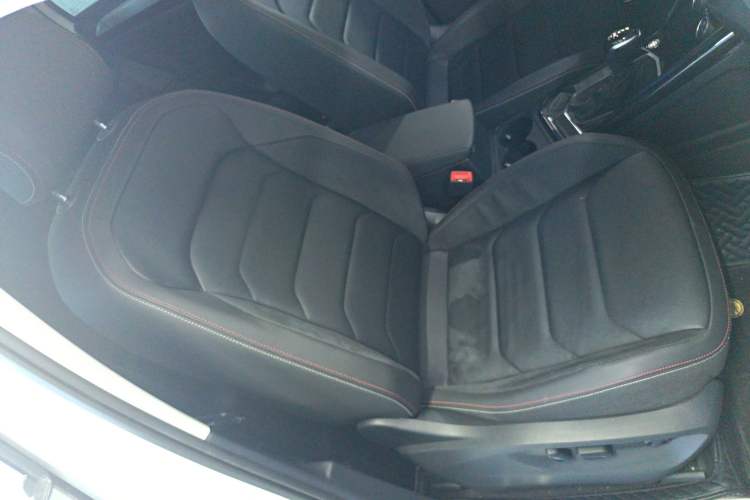 Used Volkswagen Tayron 2019 330TSI Two-Wheel-Drive Luxury Version China V Emission Standard
