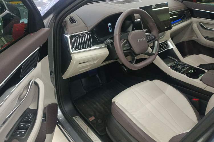 Used BYD Song PLUS New Energy 2025 EV Smart Drive Edition 605km Flagship Model
