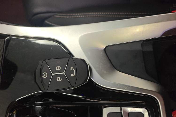 Used Lynk & Co 01 2019 2.0T Two-Wheel-Drive Pro Version China VI Standard
