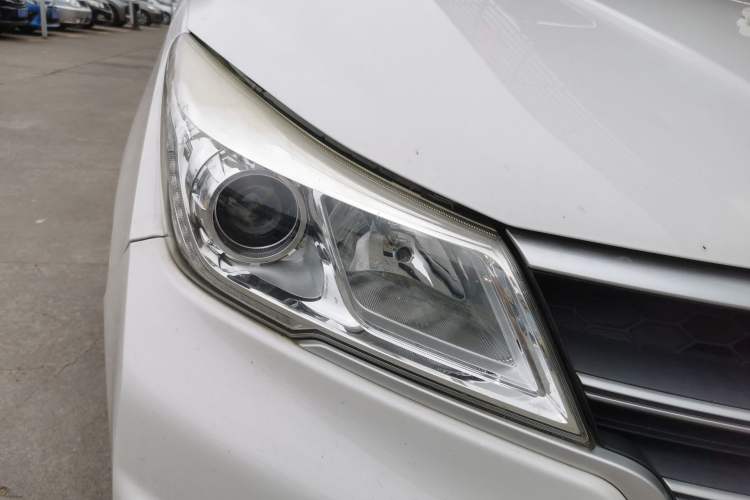 Used Baojun 730 2019 1.5T CVT Fashion Model 7 Seats China VI Emission Standard
