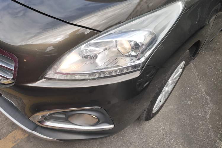 Used Peugeot 3008 2015 2.0L Automatic Classic Edition
