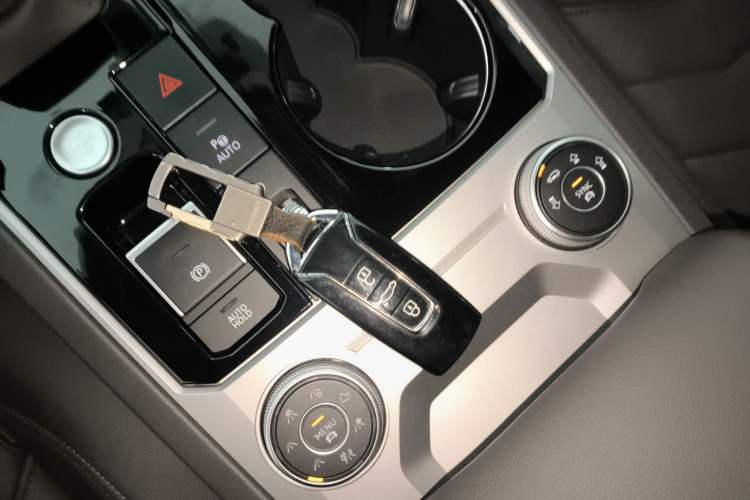 Used Volkswagen Touareg 2022 3.0 TSI Luxury Edition Black Diamond Sport Package
