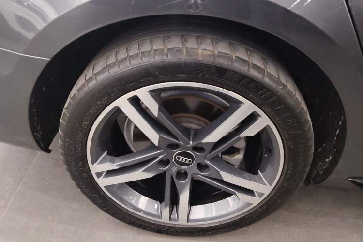 Used Audi A4L 2022 40 TFSI Luxury Dynamic Model
