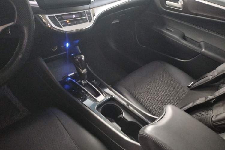 Used Honda Jade 2013 1.8L automatic Comfort version 5 seats
