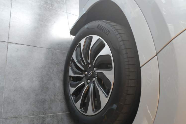 Used Hima AITO M7 2024 1.5T Rear-Drive Plus Version 5 Seats
