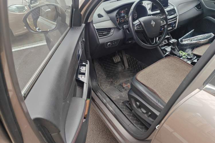 Used BORGWARD BX5 2017 20TGDI Automatic Two-Wheel Drive Entry-Level Edition
