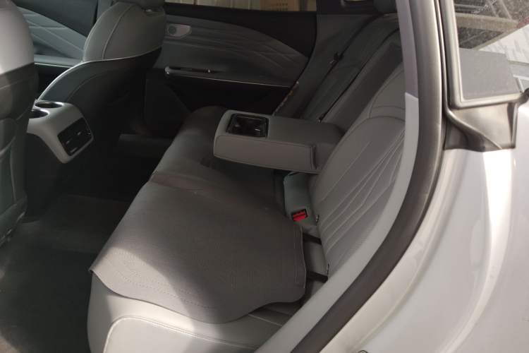 Used  E8 2024 665 km Range Rear-Drive Starship Long-Range Version
