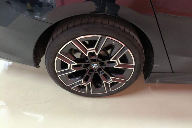 Used BMW 5 Series 2024 530Li Luxury Edition M Sport Package