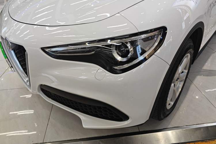 Used Alfa Romeo Stelvio 2017 2.0T 200HP Elite Edition
