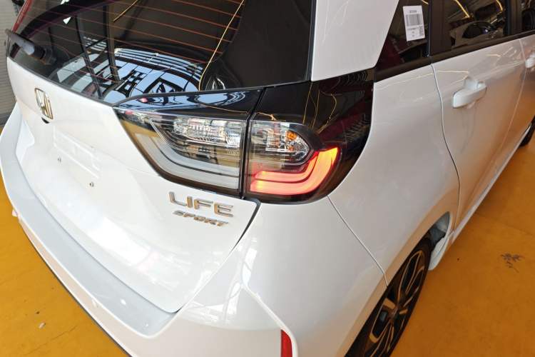 Used Honda LIFE 2021 1.5L CVT SPORT Heartbeat Edition
