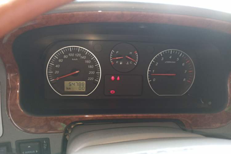 Used Jinbei Grace 2010 2.7L 3rd Generation Yu Ling Luxury Version Long Wheelbase 9-Seater Equipped with 2TR Engine