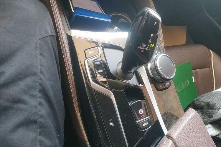 Used BMW 5 Series 2022 Restyled 525Li Luxury Package