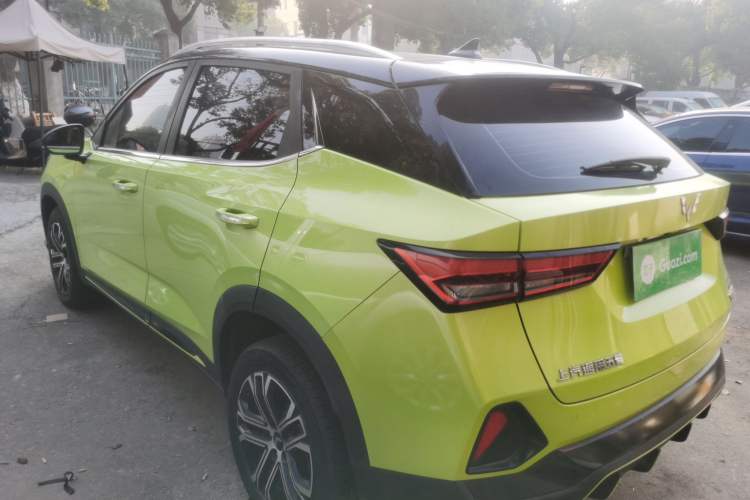 Used Wuling Alvez 2022 1.5T CVT Trendy & Cool Edition
