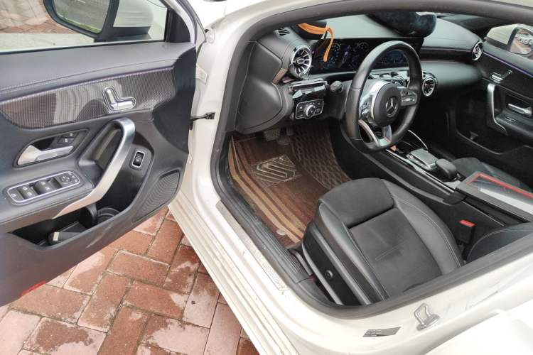 Used Mercedes-Benz A-Class 2021 A 200 L Sport Sedan Fashion Model
