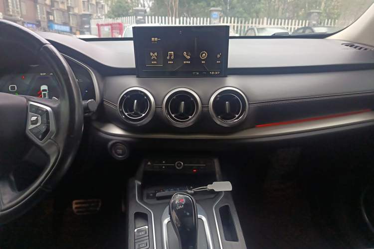 Used Wey VV6 2018 2.0T Two-Wheel Drive Flagship Version China V Standard