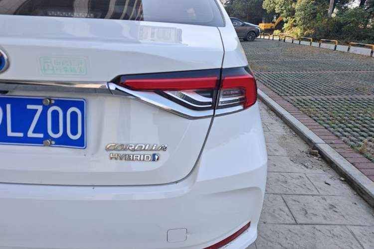 Used Toyota Corolla 2021 Dual-Motor 1.8L E-CVT Elite Edition
