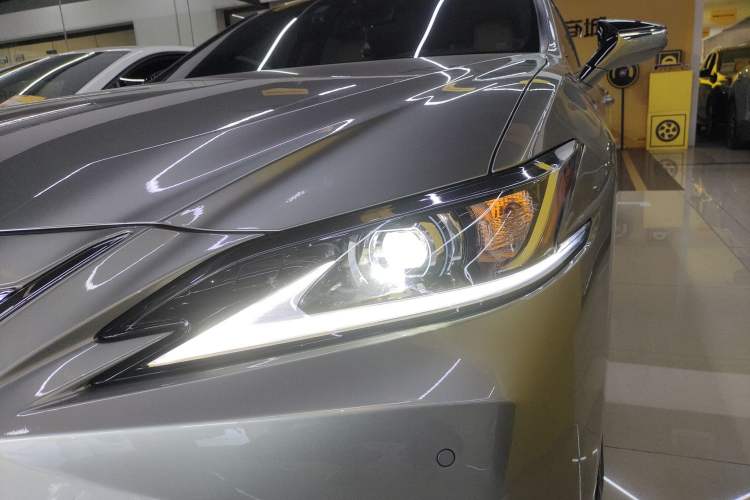 Used Lexus ES 2023 200 Excellence Edition
