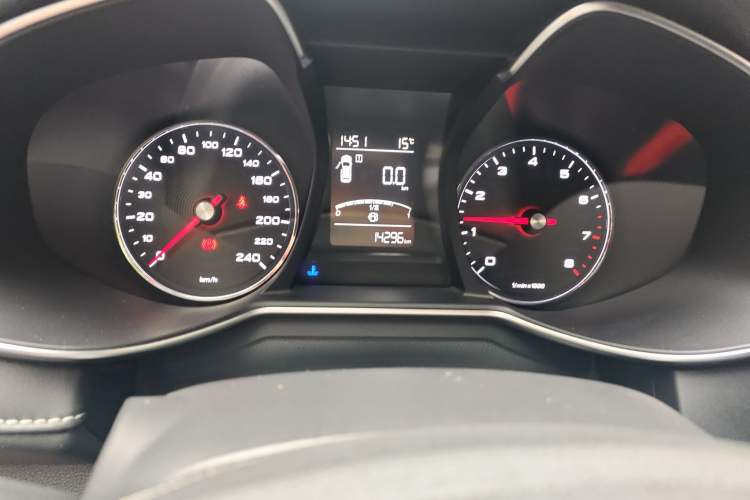 Used MG 6 2017 20T Manual Luxury Smart Connect Version China V Standard
