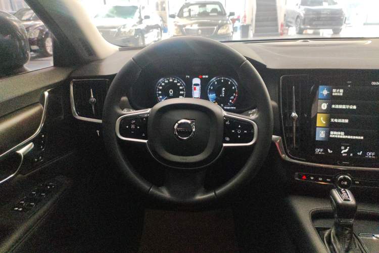 Used Volvo V90 2019 Cross Country T5 AWD Smart Range Version China VI Standard
