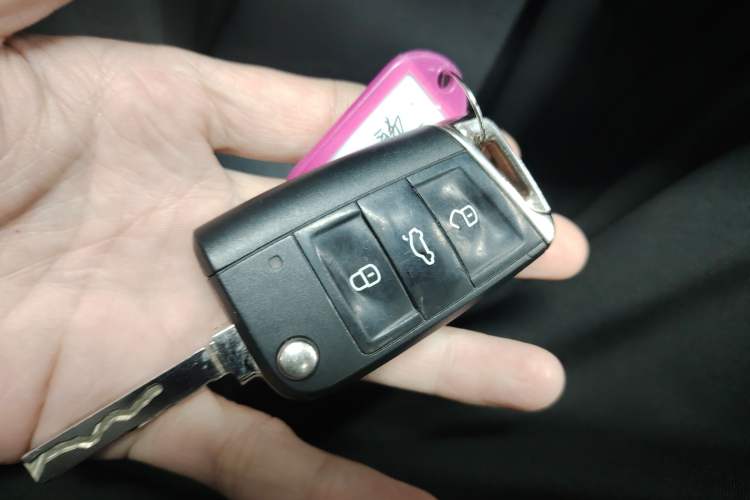 Used Volkswagen T-ROC 2021 280TSI DSG Two-Wheel Drive Comfort Connect Edition
