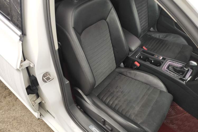 Used Volkswagen Magotan 2018 330TSI DSG Luxury Model
