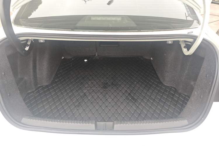 Used Volkswagen Sagitar 2017 230TSI Automatic Comfort Version
