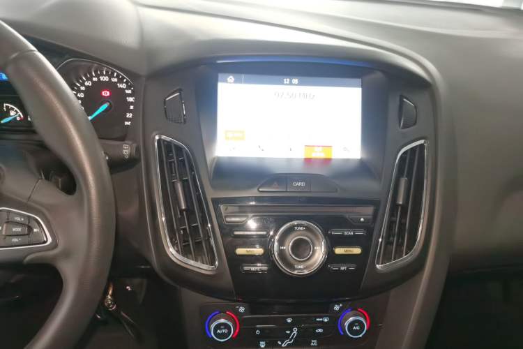 Used Ford Focus 2017 Hatchback 1.6L Manual Fashion Edition SmartDrive Version
