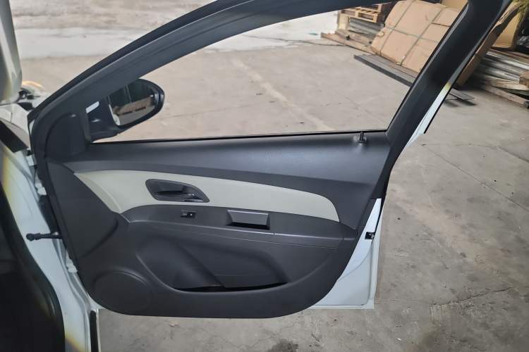 Used Chevrolet Cruze 2015 1.5L Classic SL MT
