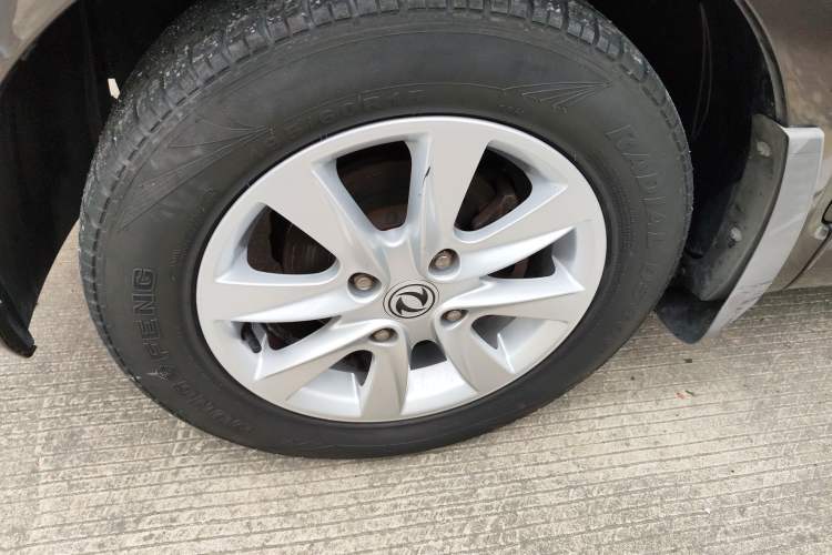 Used Dongfeng Fengon 330 2019 1.5L 330S Manual Comfort Version China VI Standard
