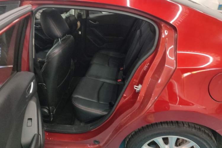 Used Mazda Mazda 3 Axela 2014 Sedan 1.5L Automatic Luxury Model