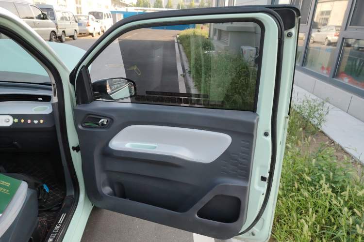 Used Wuling Hongguang MINIEV 2021 Macaron Fashion Model Lithium Iron Phosphate