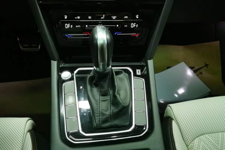 Used Volkswagen Magotan 2023 2 Million Units Commemorative Edition 330TSI DSG Luxury Version