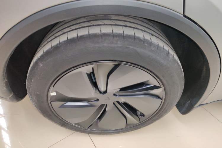 Used Tesla Model Y 2025 Rear-Wheel-Drive Version
