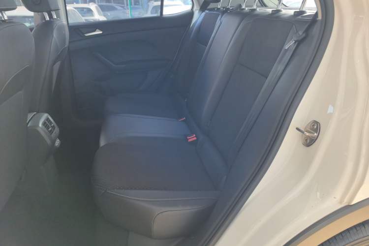 Used Volkswagen Tacqua 2023 200TSI DSG Joy-Connect Edition
