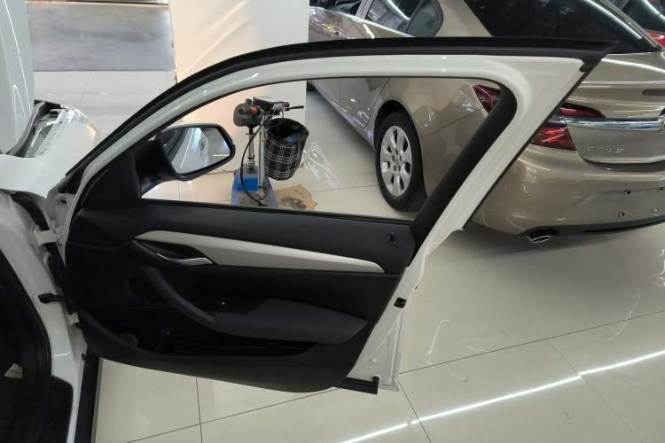 Used BMW X1 2014 sDrive18i Fashion Model
