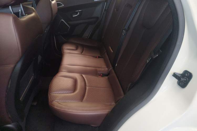 Used Land X7 2015 2.0T Panoramic Prestige Edition