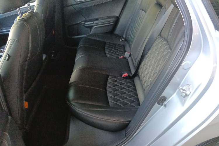 Used Honda Civic 2016 220TURBO CVT Luxury Edition
