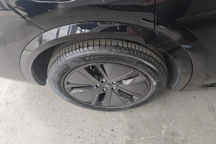 Used Li Auto L8 2024 Pro Model
