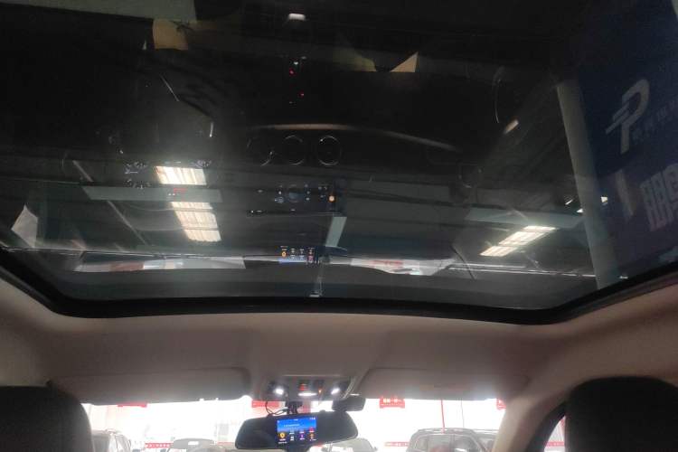 Used Wey VV5 2021 1.5T Two-Wheel Drive Color Pioneer
