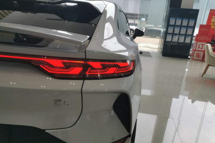 Used BYD Song L EV 2024 550 km Excellence Version
