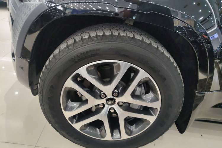 Used Land Rover Defender 2023 Facelift 110 3.0T P400 Dark Edition
