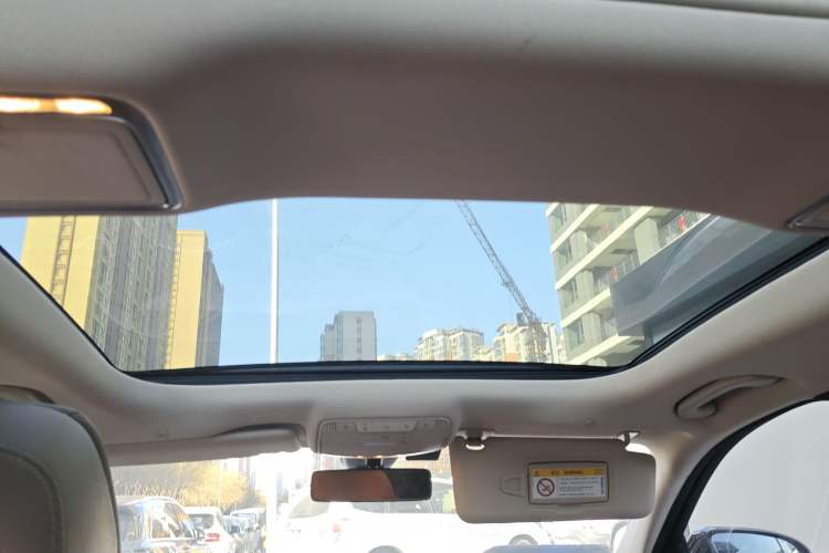 Used Mercedes-Benz E-Class New Energy 2022 E 350 e L Plug-in Hybrid Sedan
