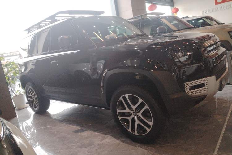 Used Land Rover Defender 2023 Facelift 110 3.0T P400 Dark Edition
