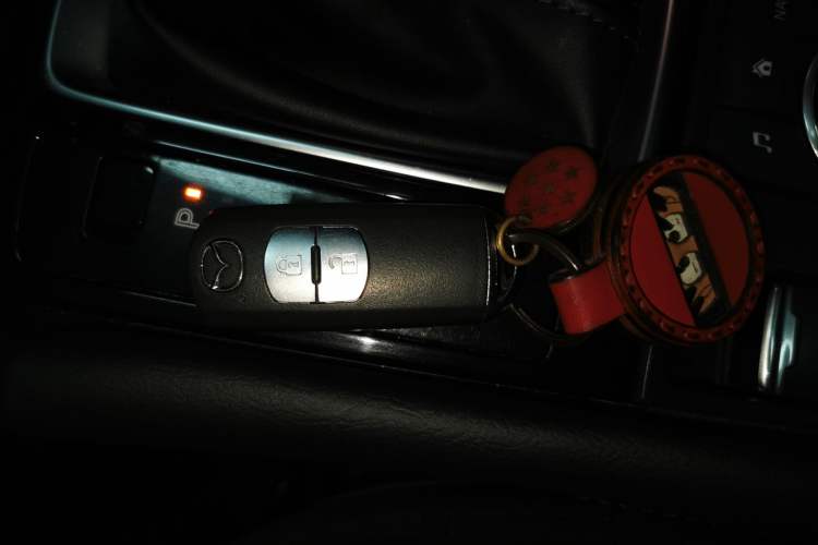 Used Mazda Mazda 3 Axela 2017 Hatchback 1.5L Automatic Luxury Model China VI Standard
