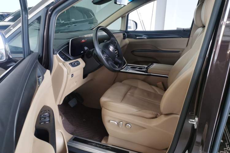 Used Buick GL8 2021 ES Landtrek 653T Luxury Model
