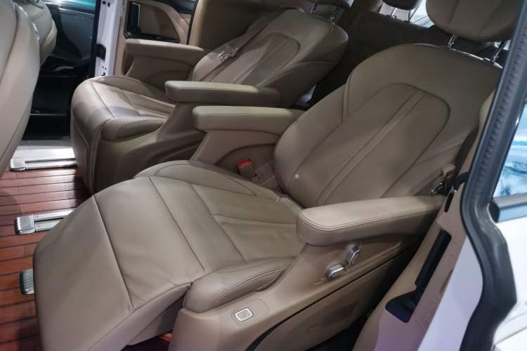 Used Buick GL8 2021 ES Landtrek 653T Luxury Model
