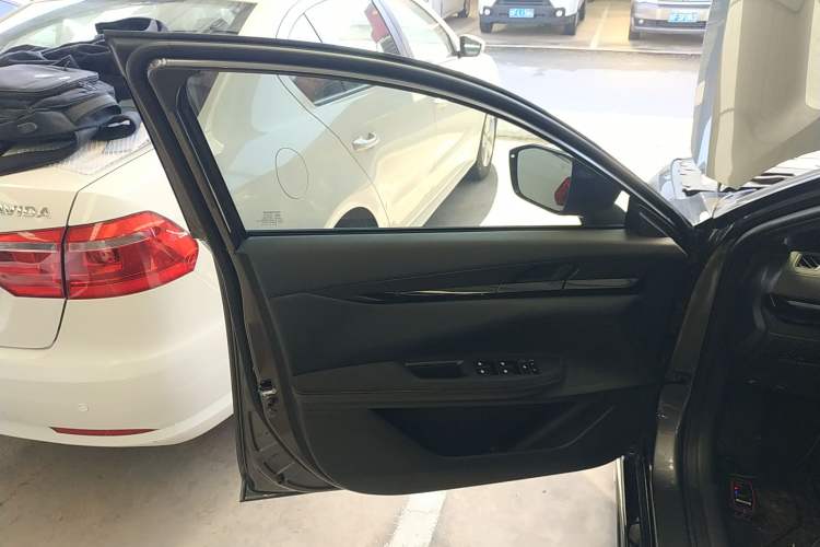 Used Changan UNI-V 2022 2.0T Sporty Version
