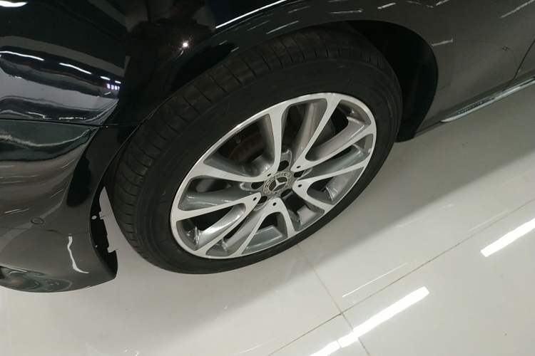 Used Mercedes-Benz E-Class 2018 Facelift E 300 L Luxury Edition